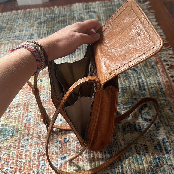 American Leather Crossbody bag “Kansas Brandy Tooled edition” - Picture 9 of 10